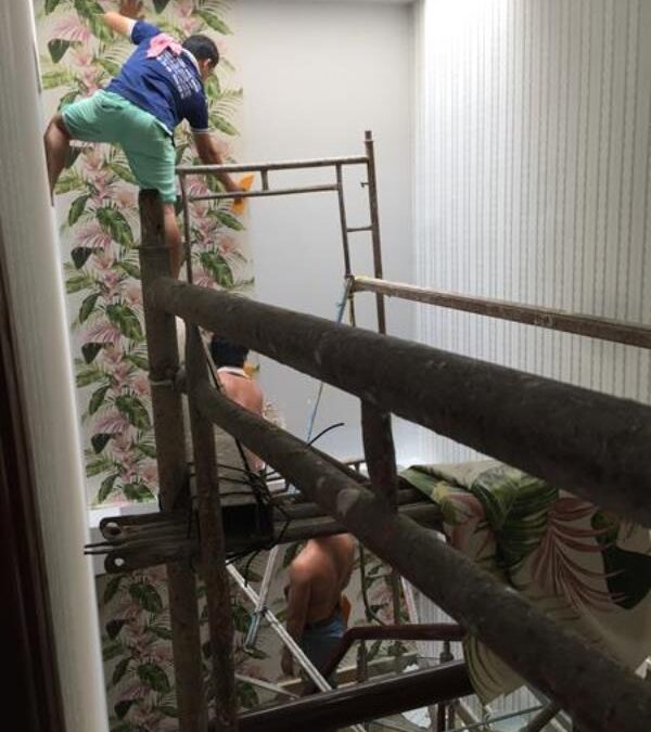 Giấy dán tường cầu thang Cần Thơ
